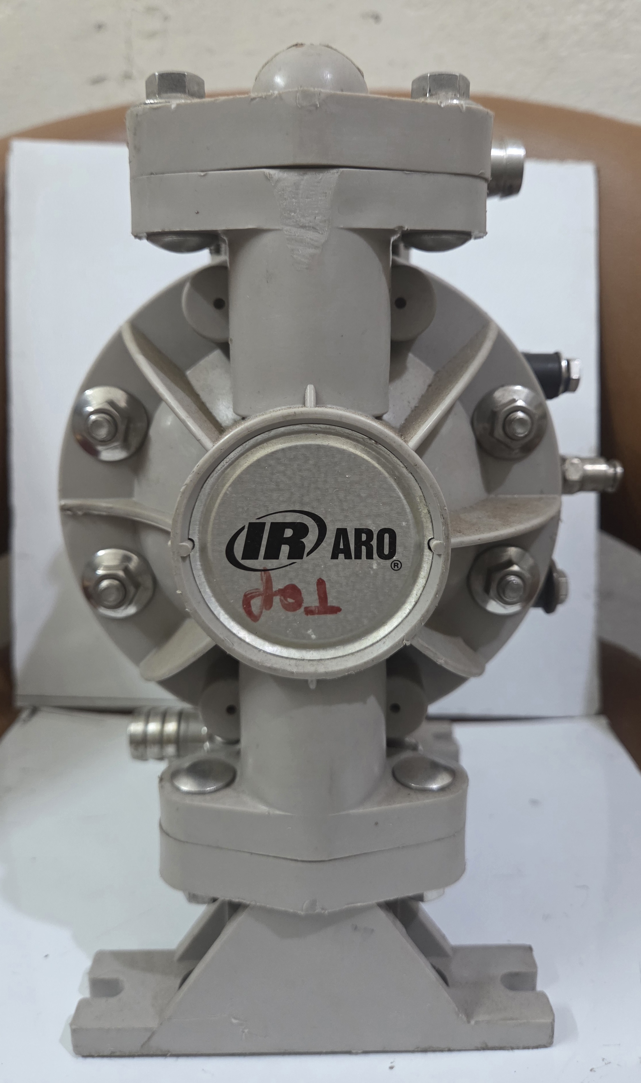 The Ingersoll Rand Aro 666053-344 is a 1/2" air-operated double diaphragm pump